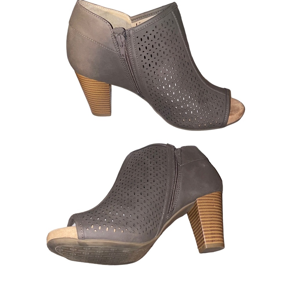 GIANI BERNINI PEEP TOE HEELED BOOTIE 9W